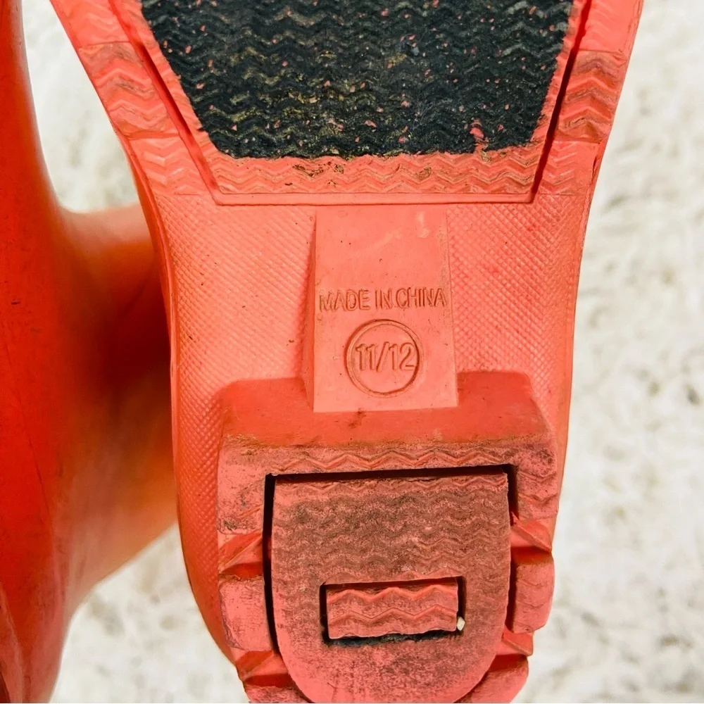 UNBRANDED kids Orange Rain Boots with Buckle size 11 / 12